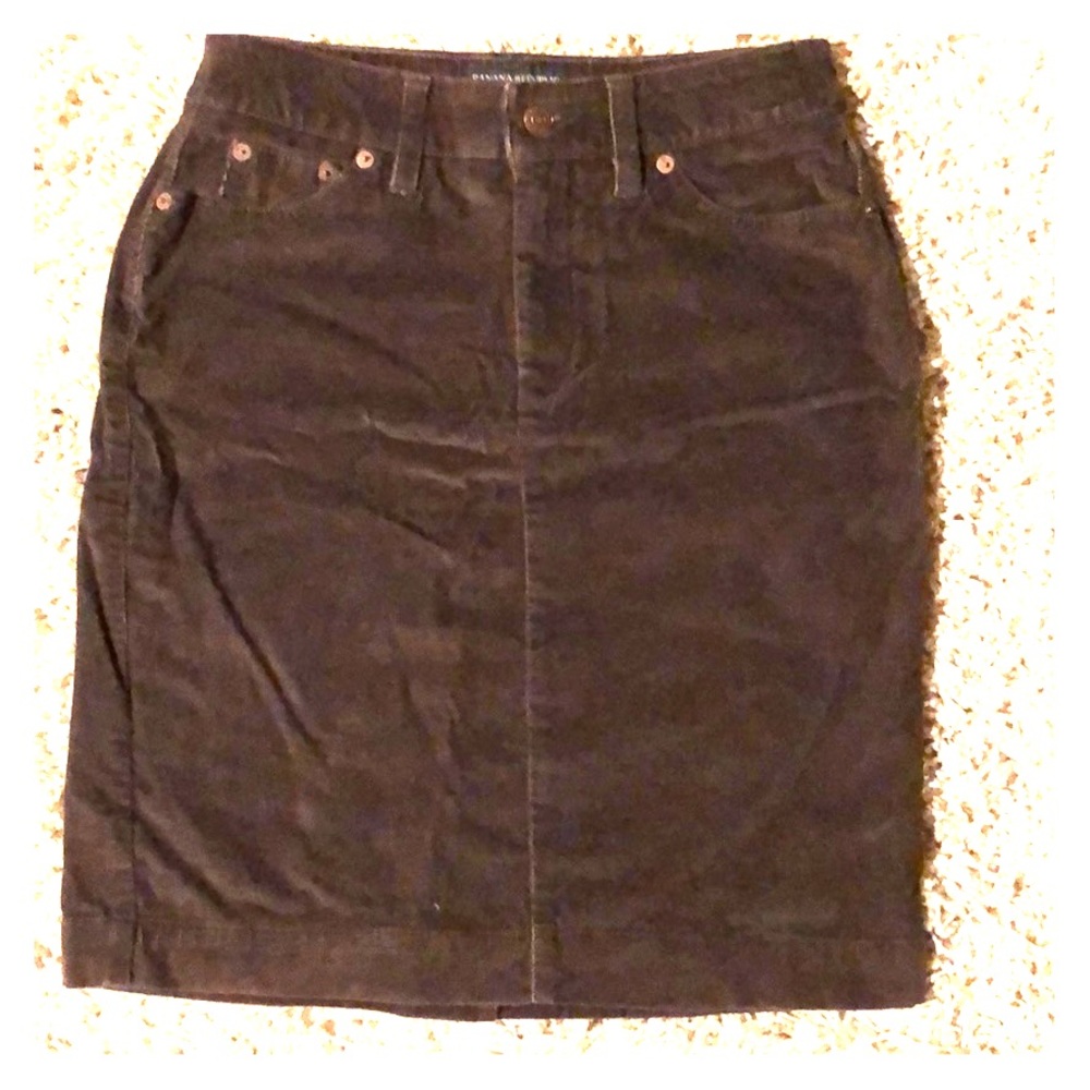 Brown pencil skirt, corduroy. Very flattering.